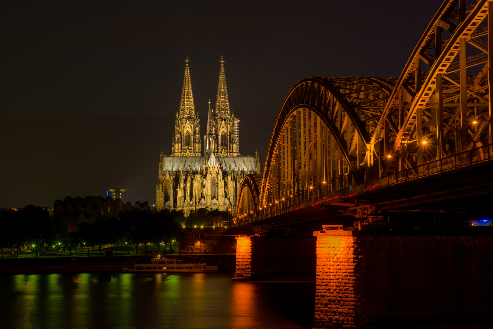 Kölner Dom bei Nacht