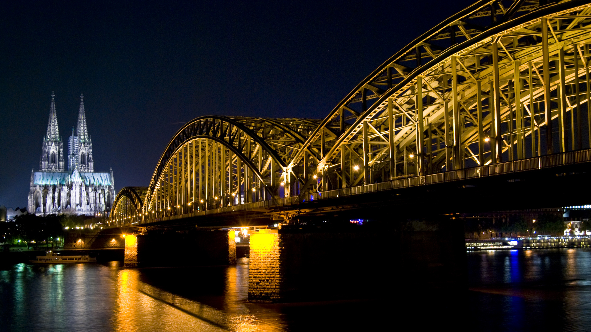 Kölner Dom bei Nacht