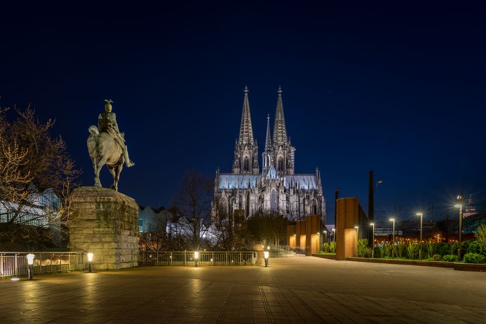 Kölner Dom bei Nacht