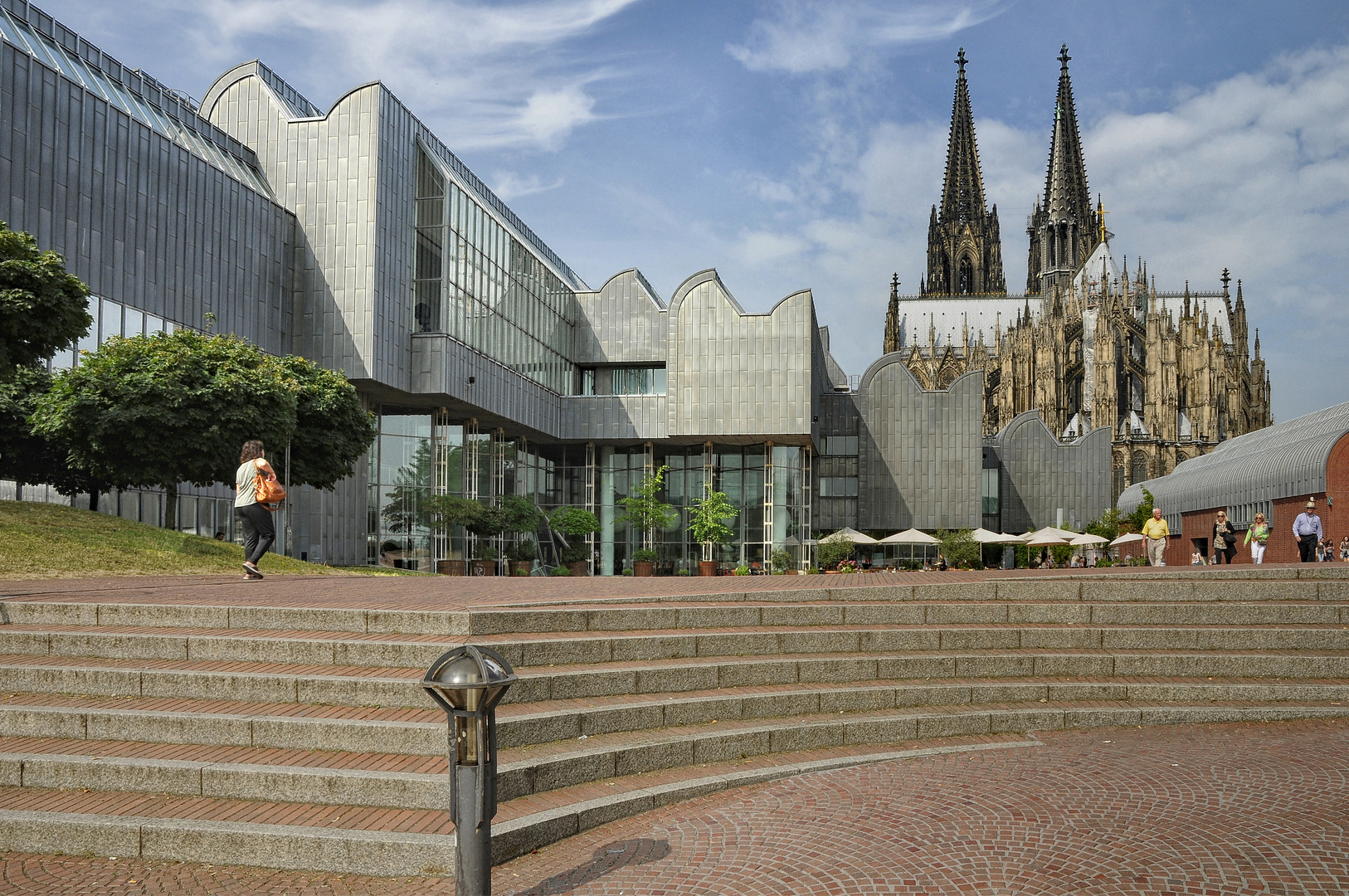 Kölner Dom Contra Moderne