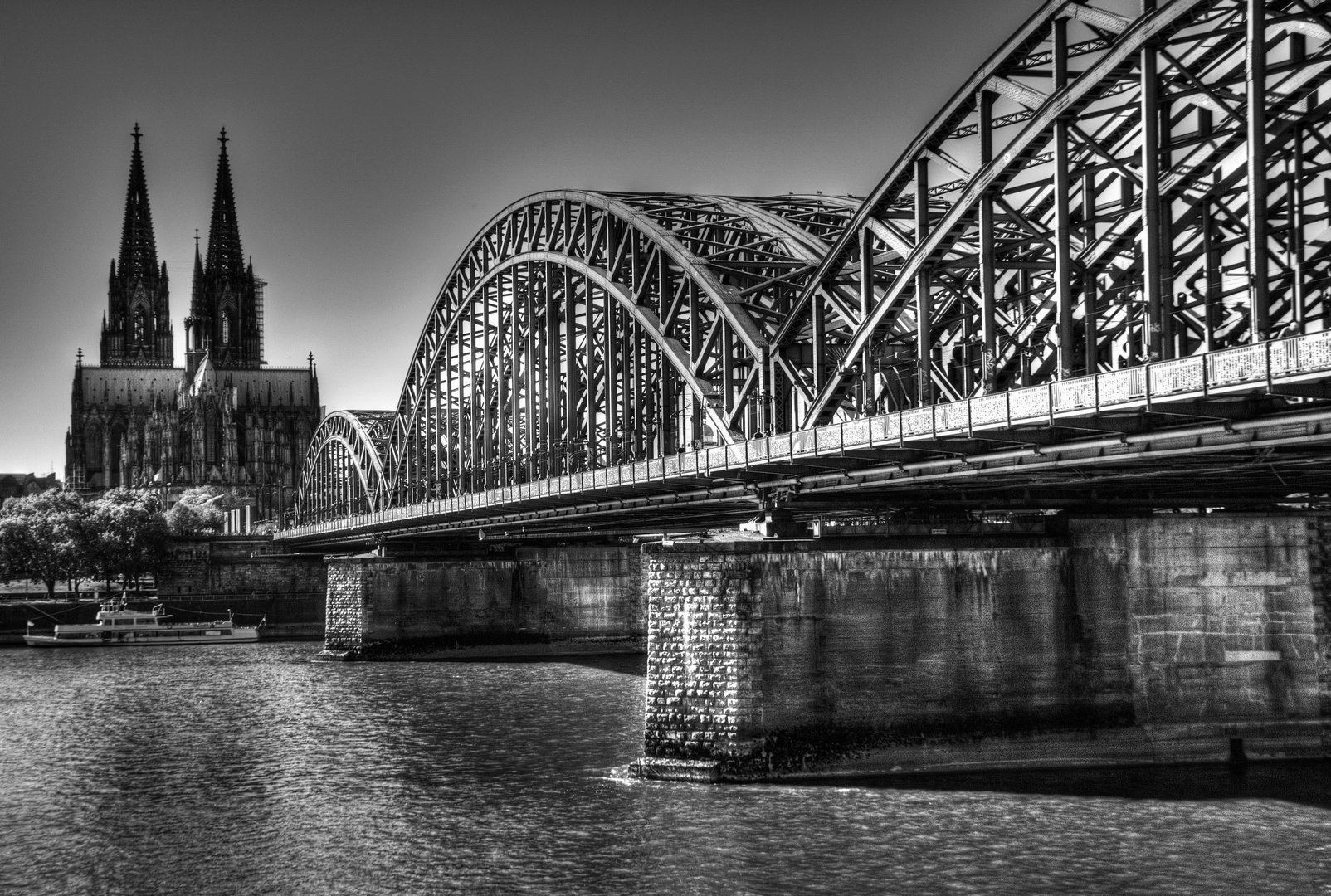 Kölner Dom +Hohenzollern Brücke (HDR)