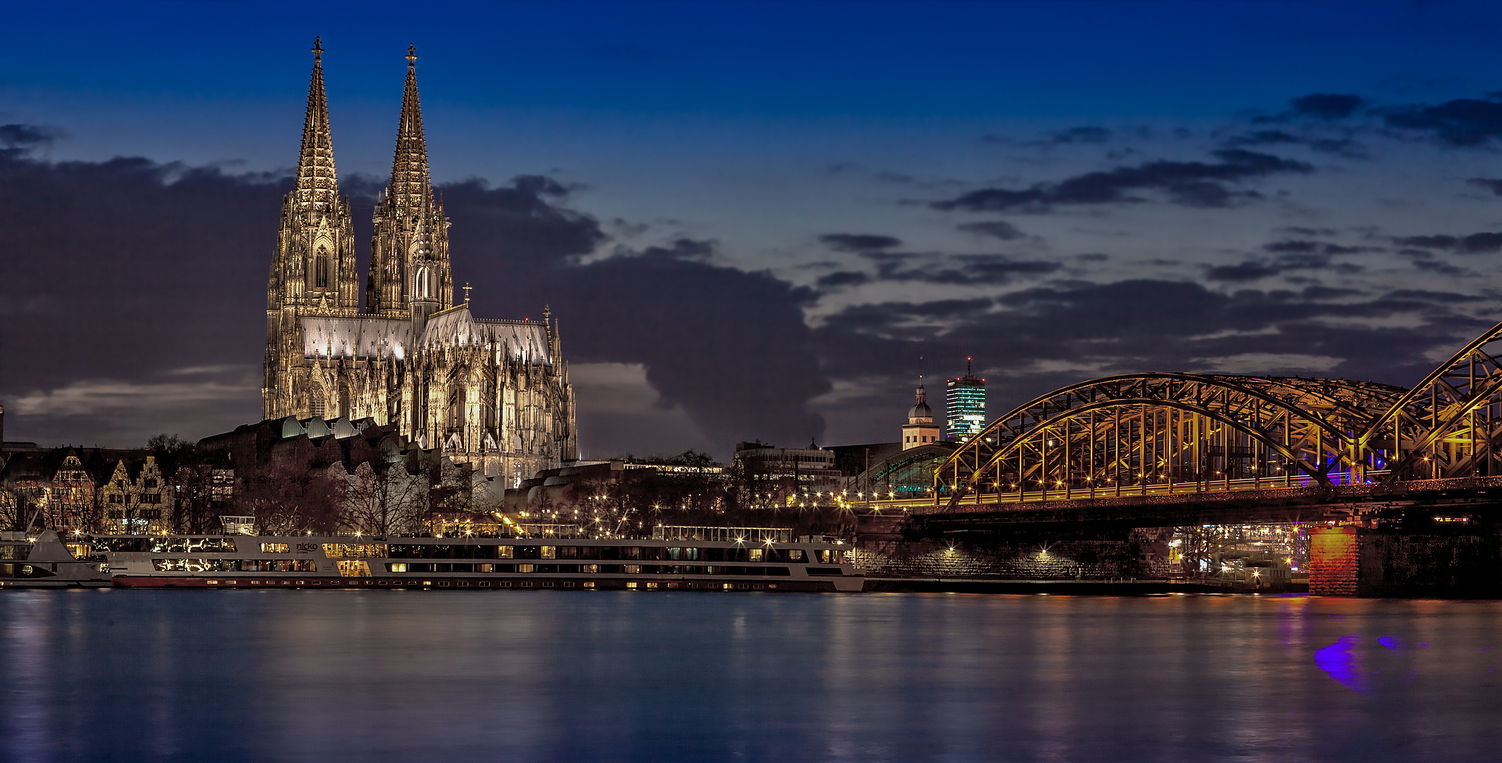 Kölner Dom Hohenzollernbrücke 030