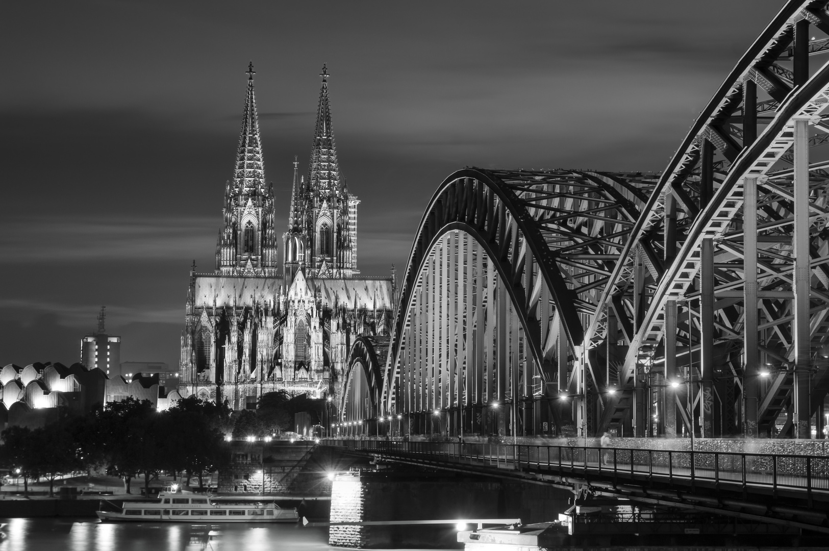 KÖLNER DOM II / S/W