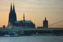 Kölner Dom im Abendlicht