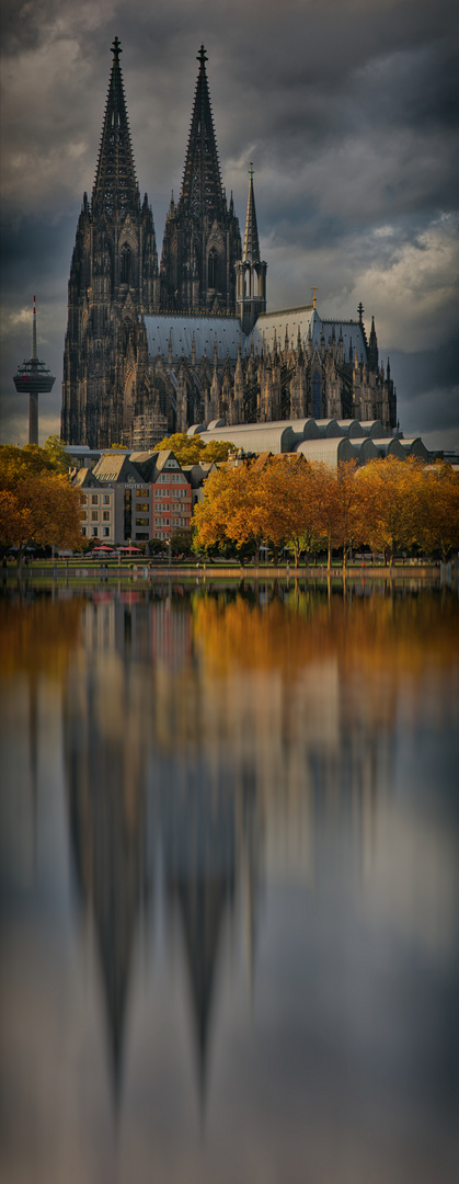 Kölner Dom im Herbst 