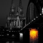 Kölner Dom im Hintergrund