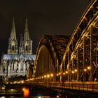 Kölner Dom im Hintergrund