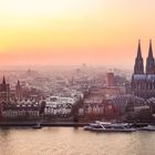 Kölner Dom im Sonnenuntergang