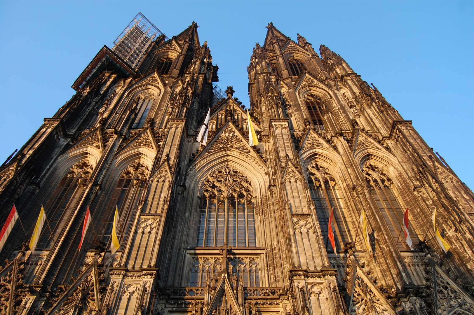 Kölner Dom in der Abenddämmerung