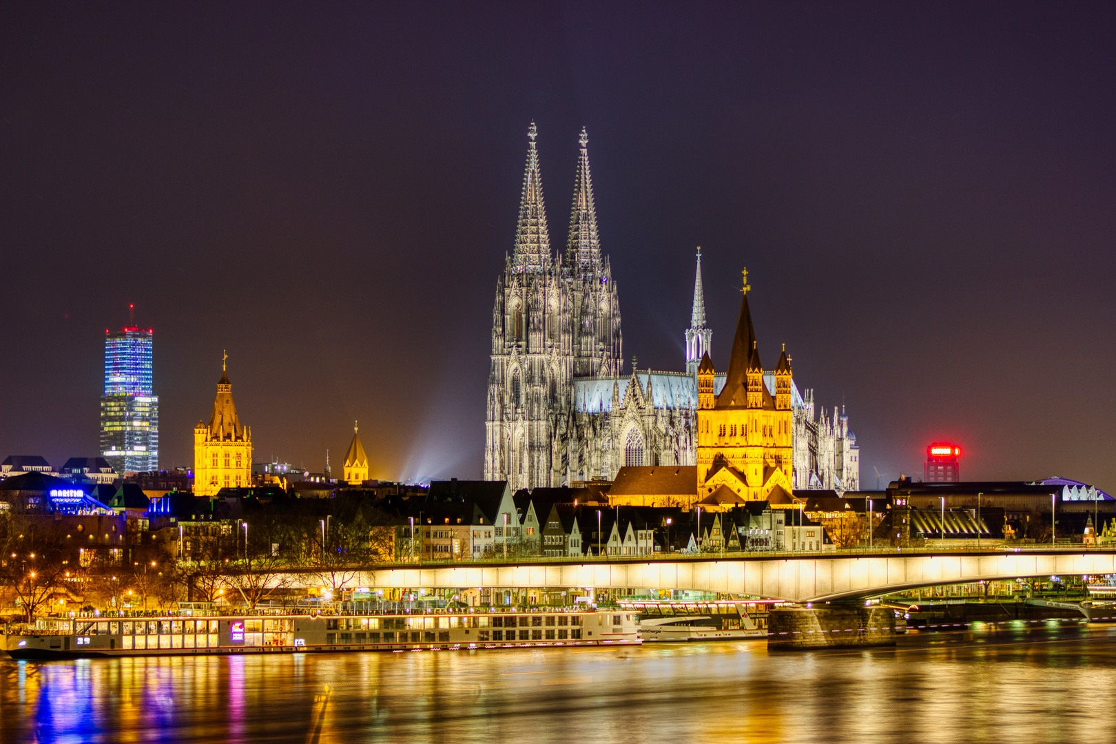 Kölner Dom in der Nacht