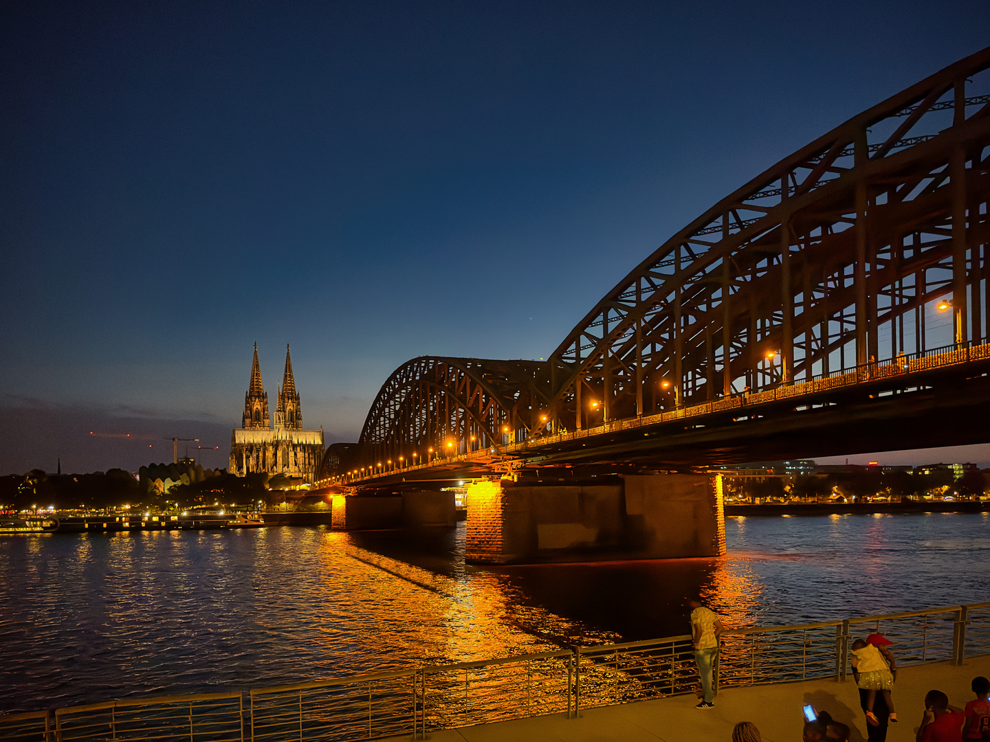 Kölner Dom in Farbe