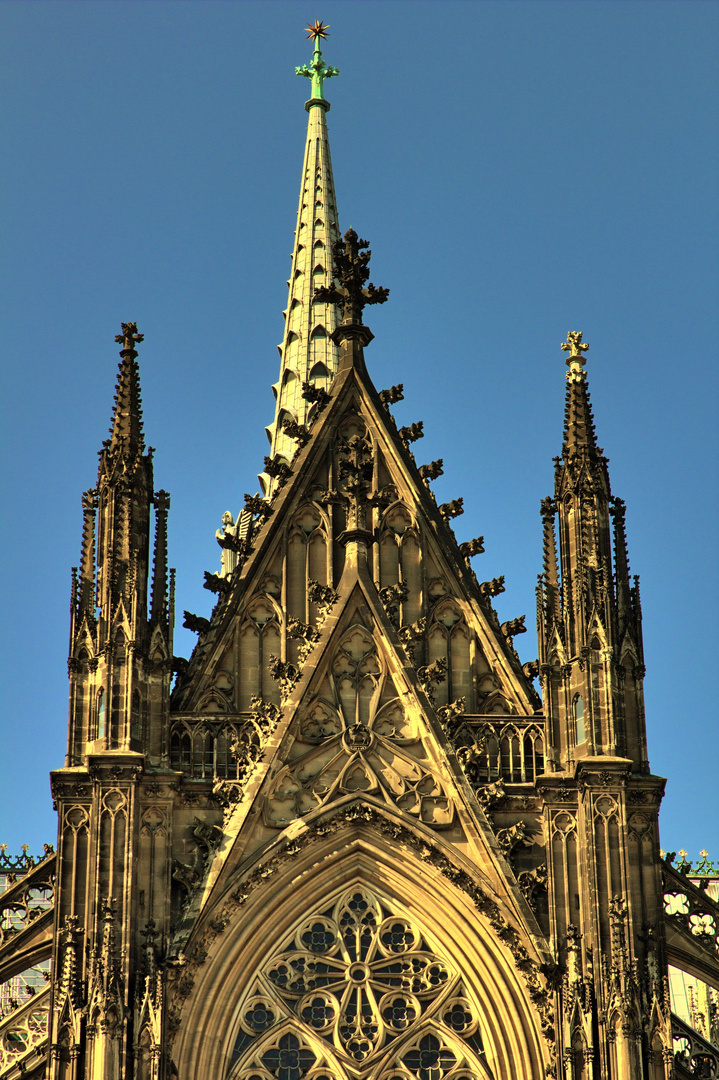 Kölner Dom in HDR 1 (aus einem RAW Foto entstanden)