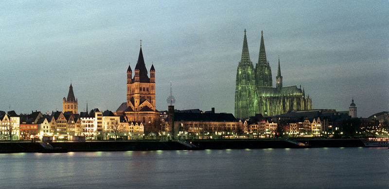 Kölner Dom mit Altstadt