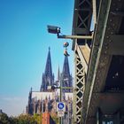 Kölner Dom mit Brücke 