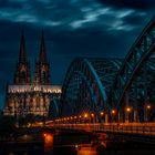 Kölner Dom mit der Hohenzollernbrücke