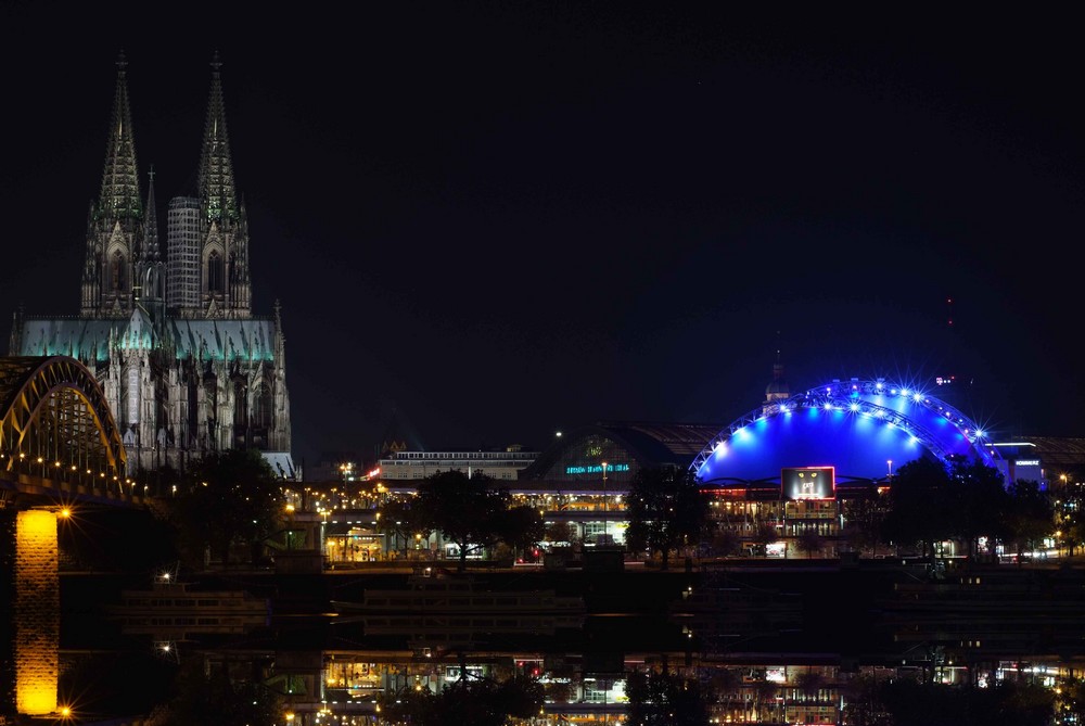 Kölner Dom mit Fluß