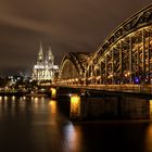 KÖLNER DOM MIT HOHENZOLLERNBRÜCKE.