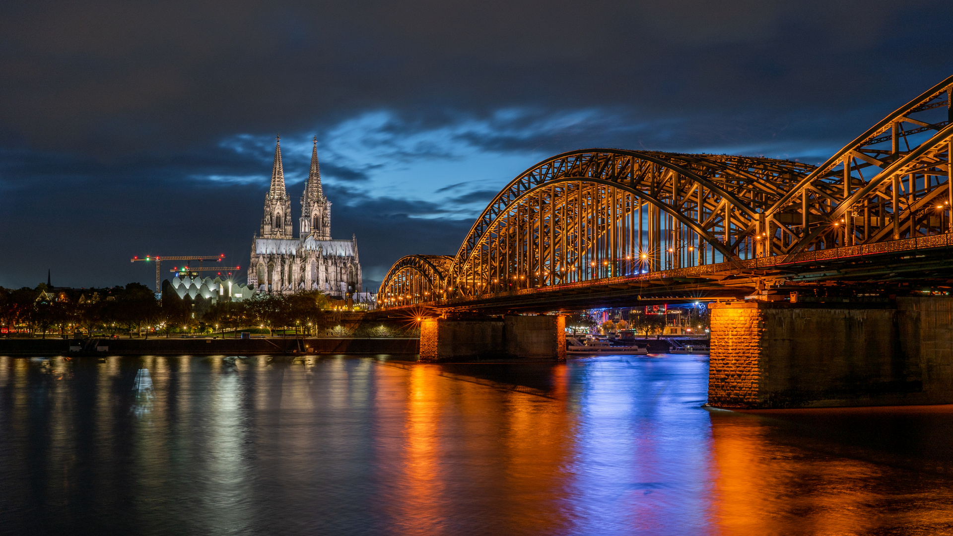 Kölner Dom mit Hohenzollernbrücke