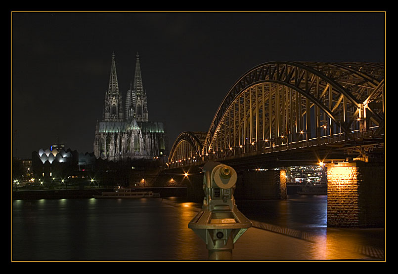 Kölner Dom mit Hohenzollernbrücke