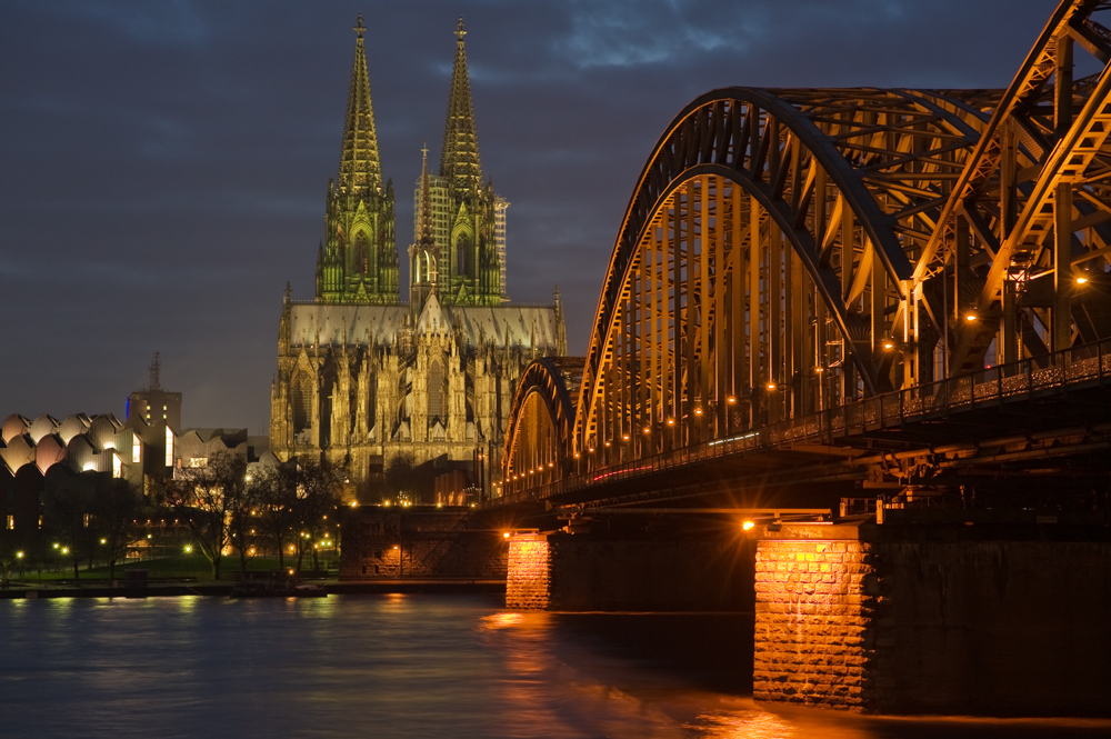 Kölner Dom mit Hohenzollernbrücke