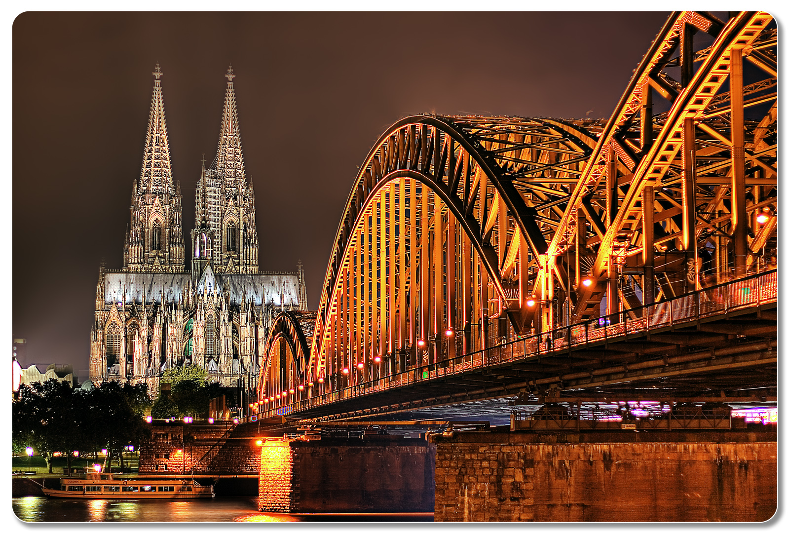 Kölner Dom mit Hohenzollernbrücke