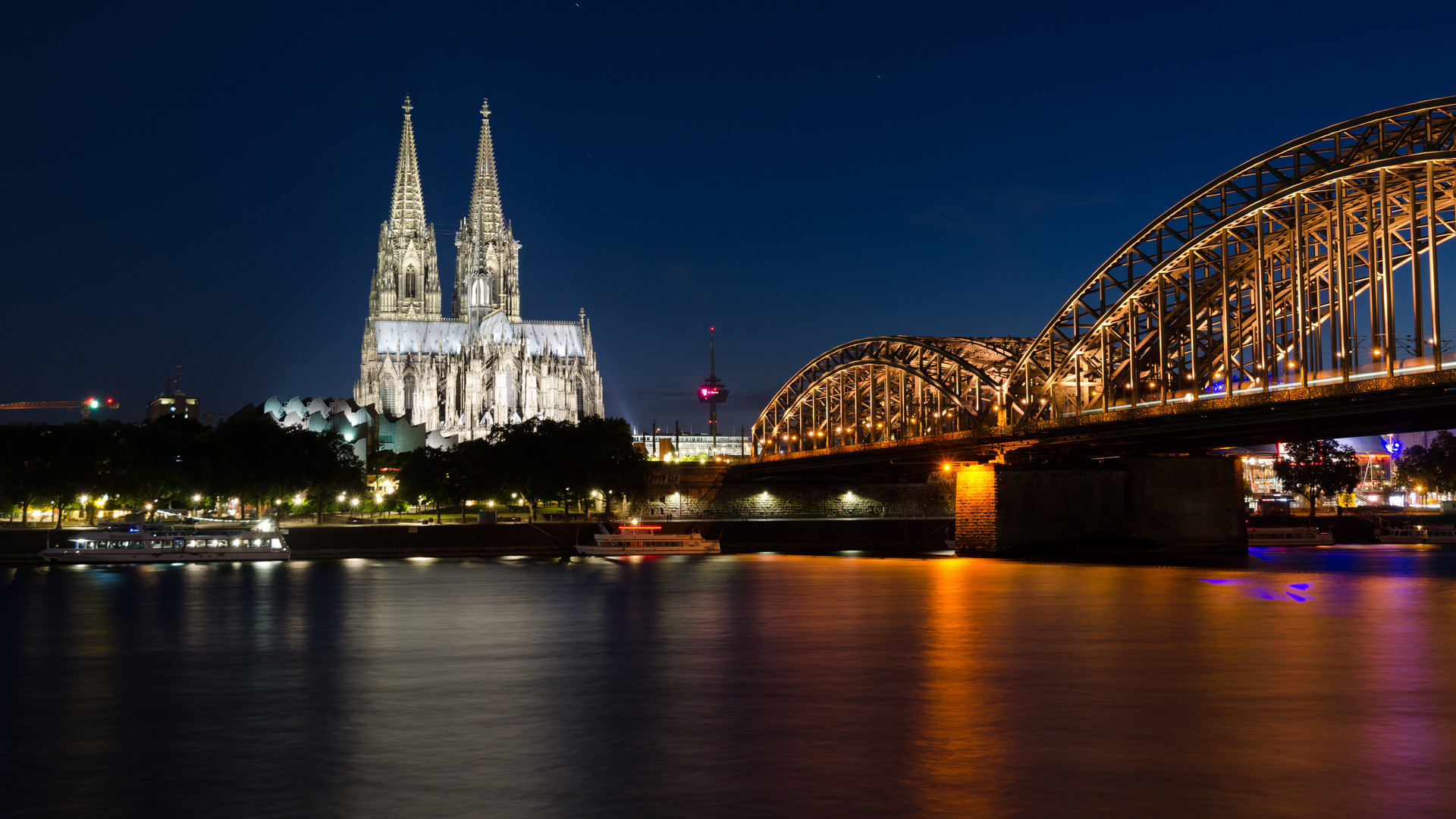 Kölner Dom mit Hohenzollernbrücke