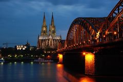 Kölner Dom mit Hohenzollernbrücke