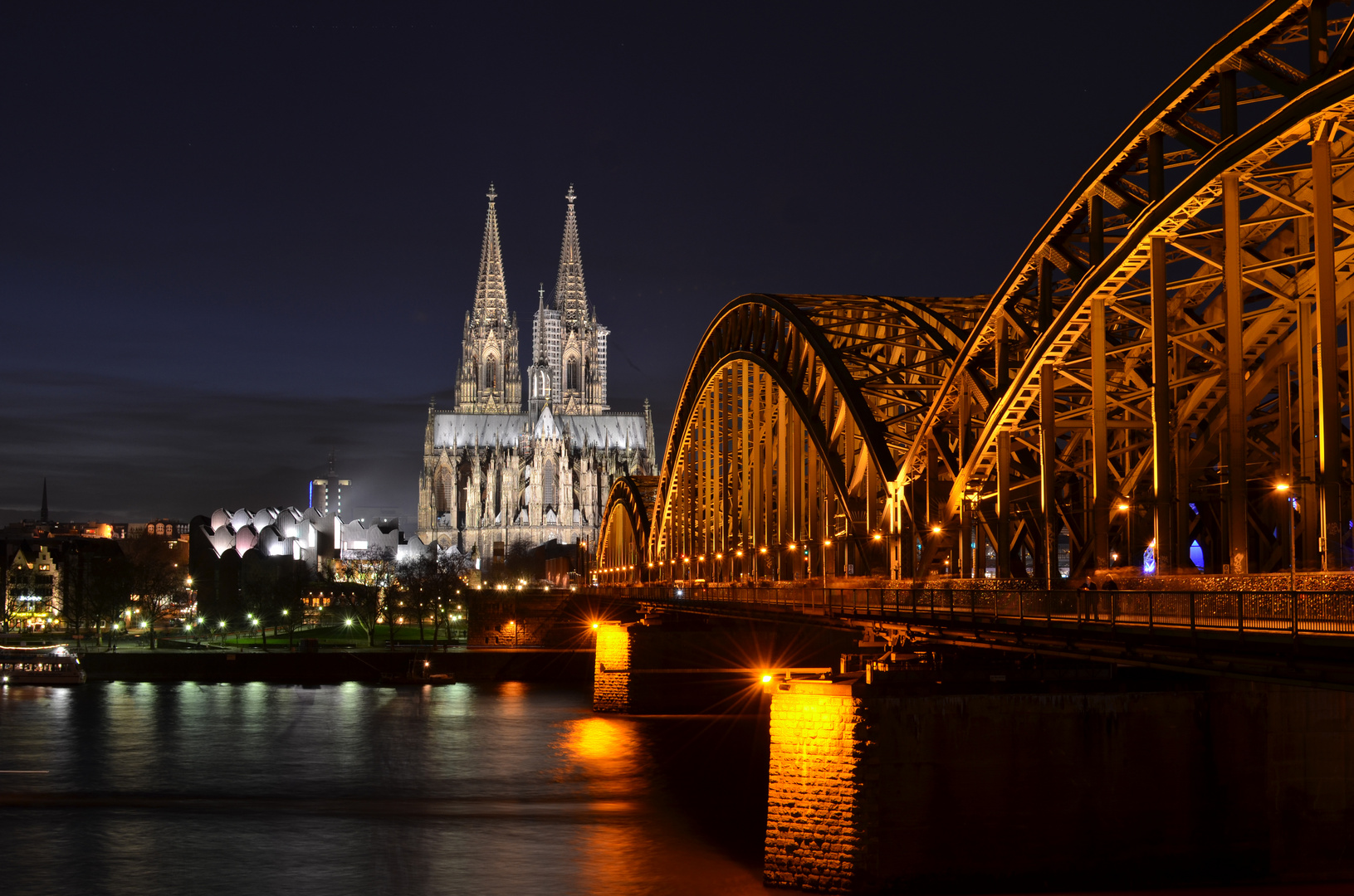 Kölner Dom mit Hohenzollernbrücke