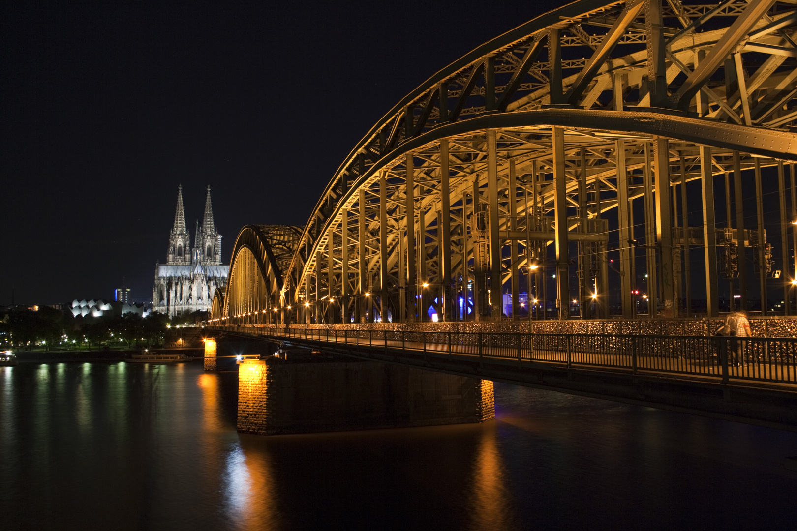 Kölner Dom mit Hohenzollernbrücke