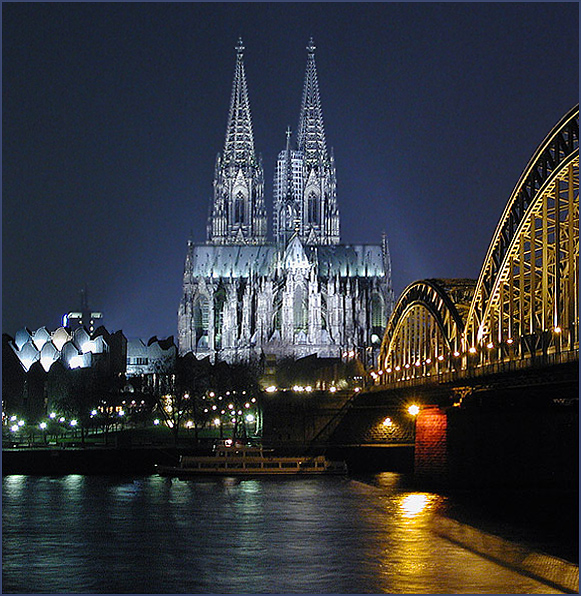 Kölner Dom mit Hohenzollernbrücke...