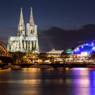 Kölner Dom mit Oper at night