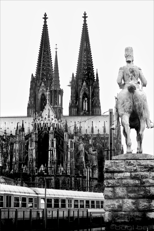 Kölner Dom mit Reiter
