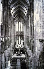 Kölner Dom, Mittelschiff vom Triforium aus fotografiert (1986)