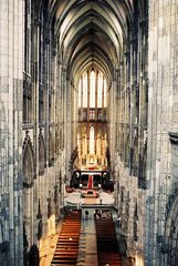 Kölner Dom, Mittelschiff vom Triforium aus fotografiert