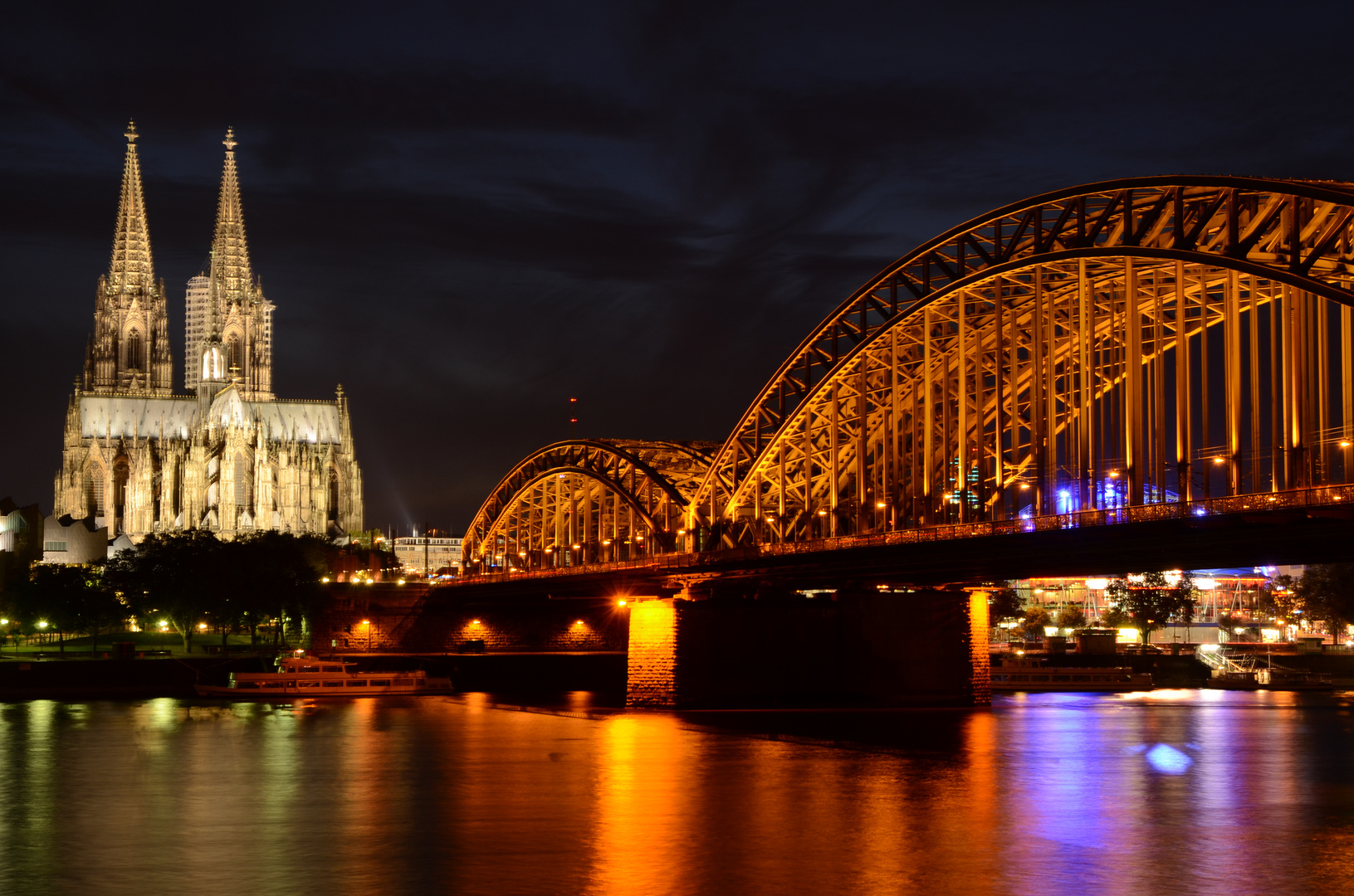 Kölner Dom schön bunt...