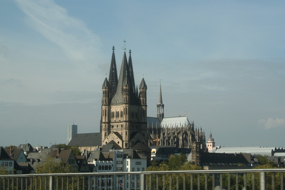 Kölner Dom überm Rhein