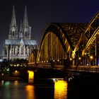 Kölner Dom und Hohenzollern Brücke bei Nacht