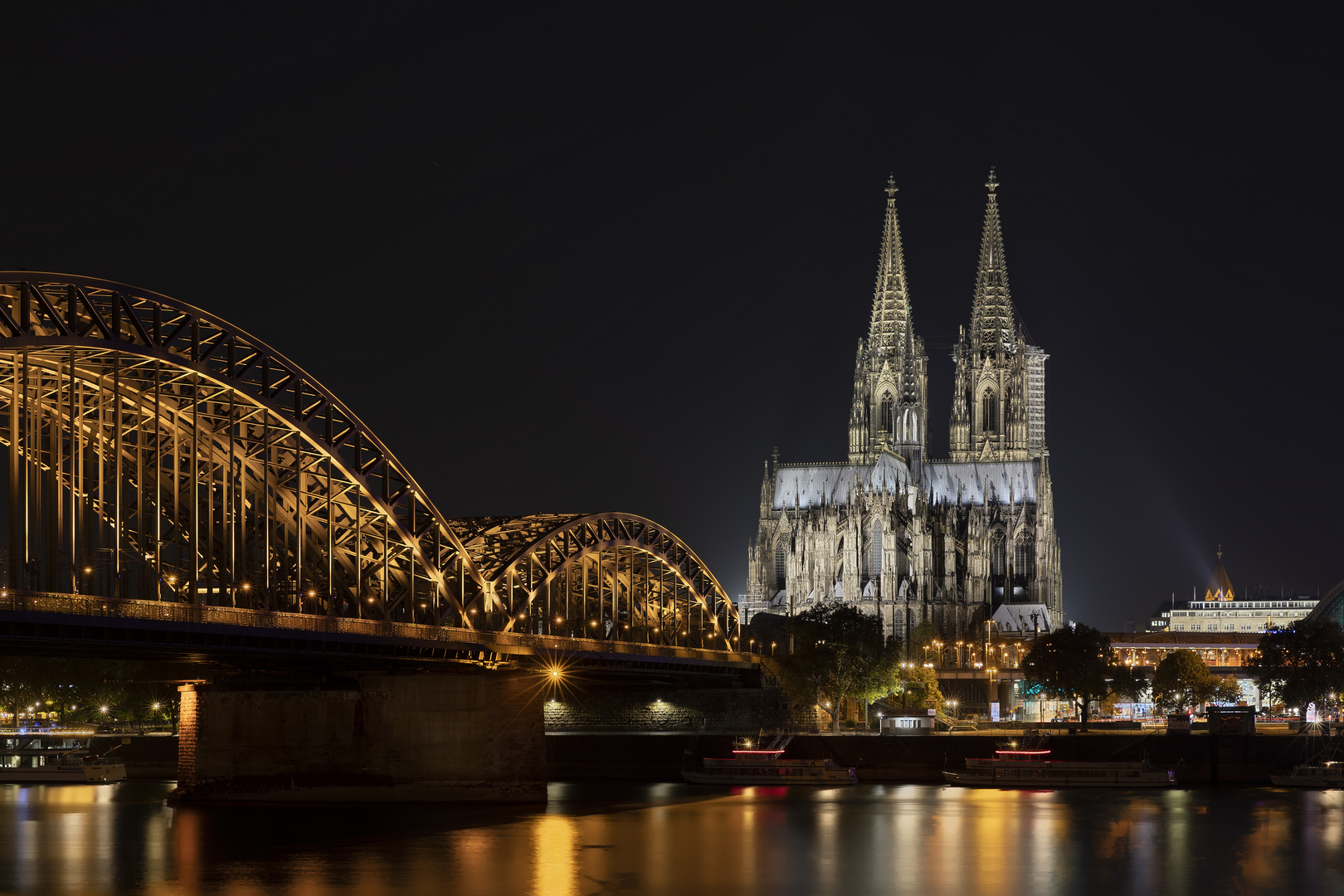 Kölner Dom und Hohenzollernbrücke II