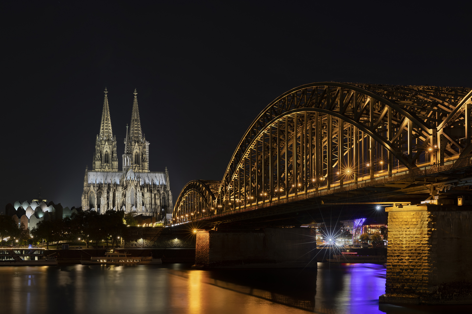 Kölner Dom und Hohenzollernbrücke III