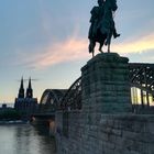 Kölner Dom und Reiterdenkmal