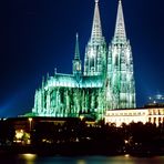 Kölner Dom vom Rheinpark aus fotografiert.1