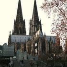 Kölner Dom vom Rheinufer aus fotografiert (29.11.2011) (2)