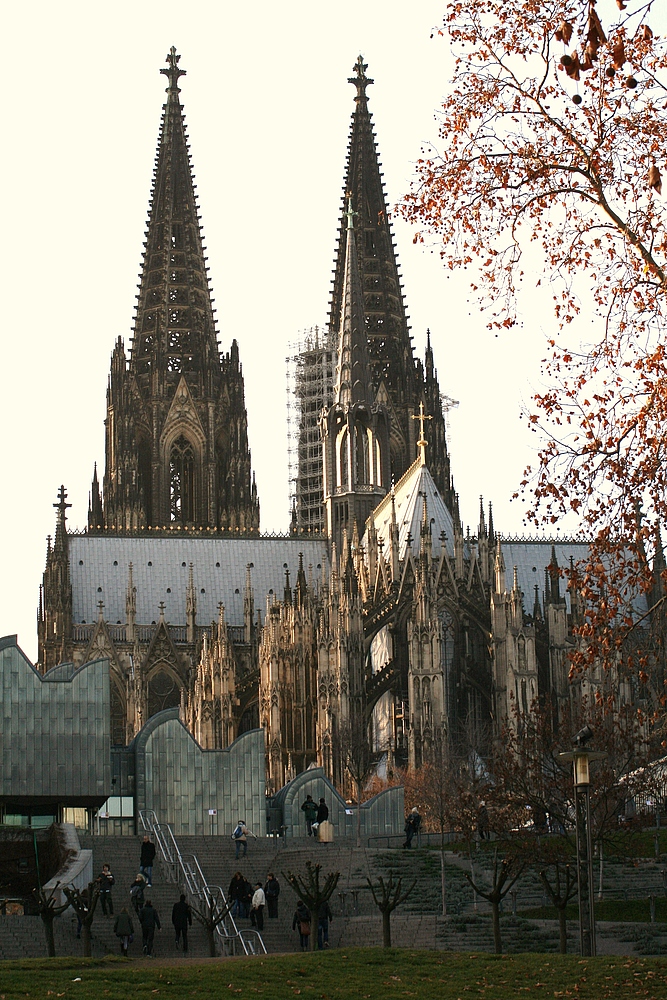 Kölner Dom vom Rheinufer aus fotografiert (29.11.2011) (5)