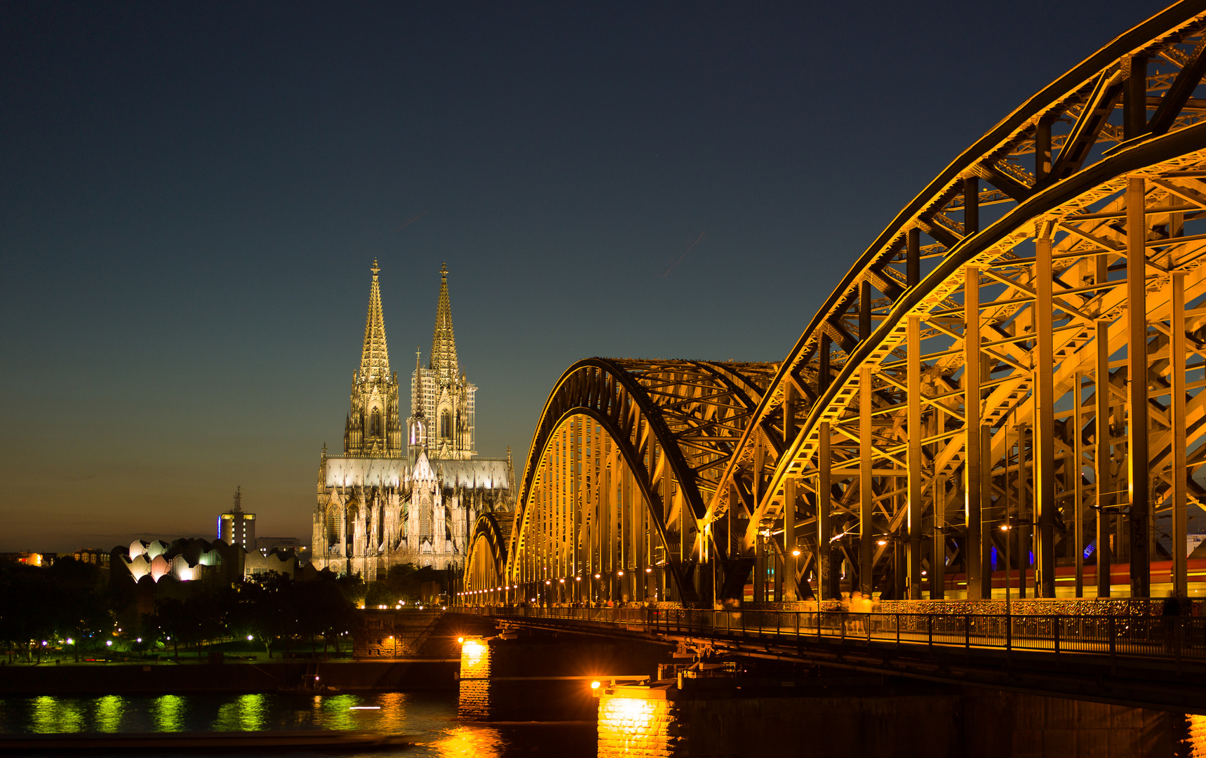 Kölner Dom zur blauen Stunde