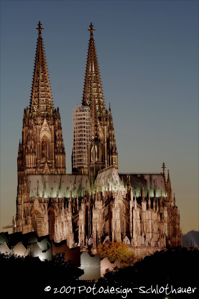 Kölner Dom zur blauen Stunde