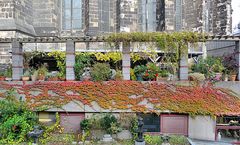 Kölner Dombauhütte im Herbst