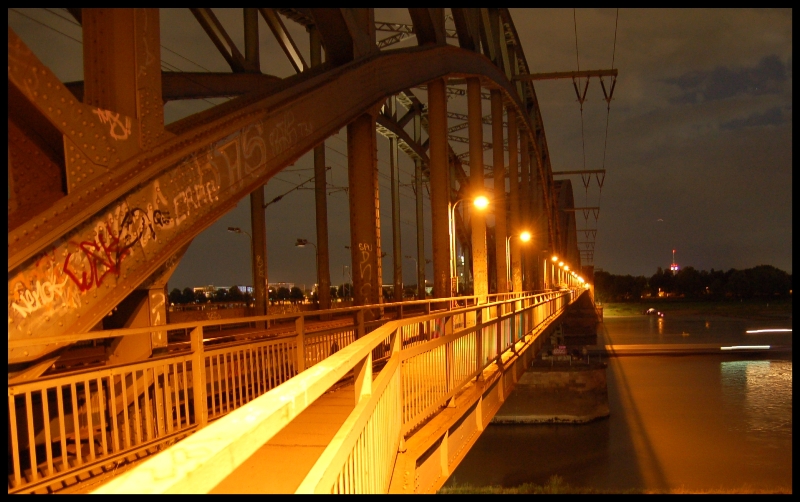 Kölner Eisenbahnbrücke