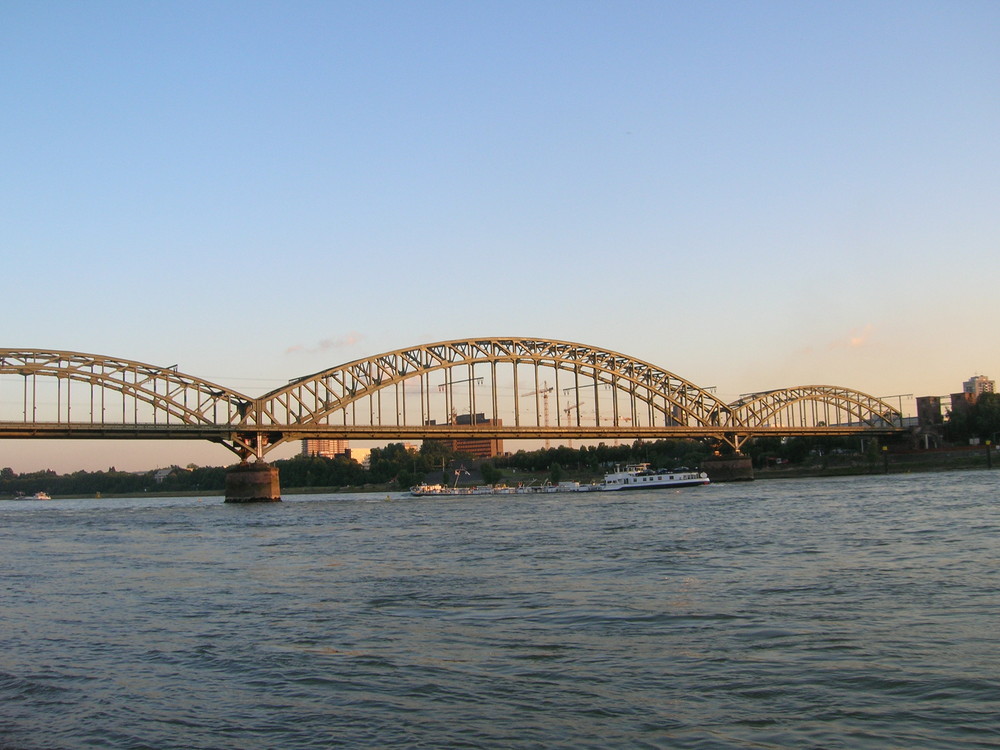 Kölner Eisenbahnbrücke