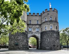 Kölner Hahnentor