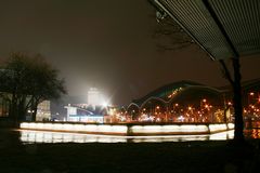 Kölner Hauptbahnhof und im Hintergrund Kirche Mariä Himmelfahrt (24.02.2012)